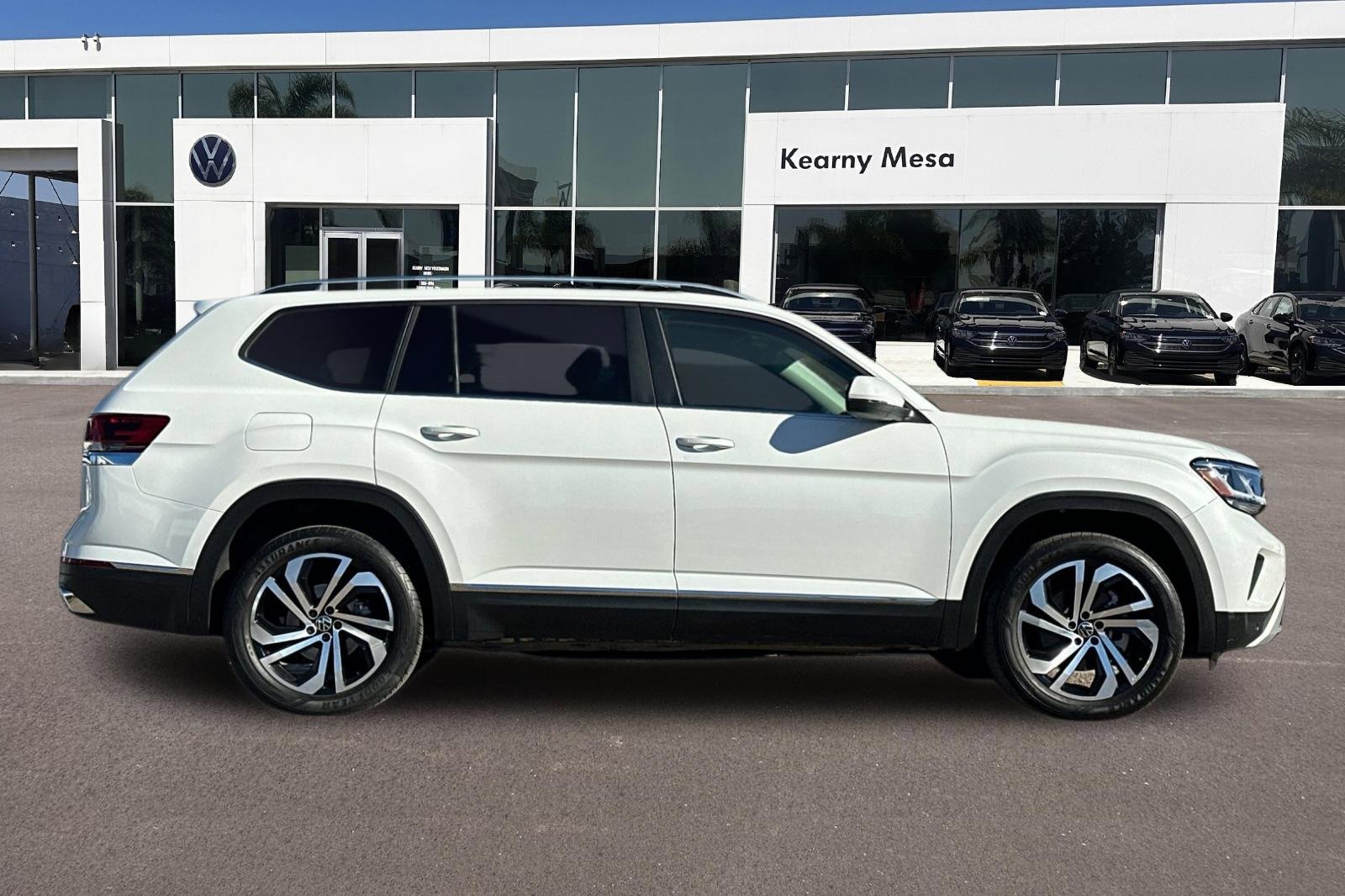 Used 2023 Volkswagen Atlas SEL image 3