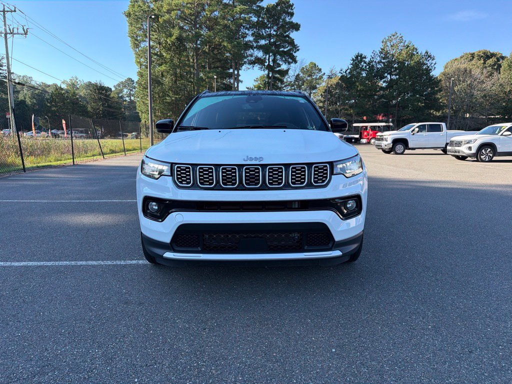 Used 2025 Jeep Compass Limited AWD/4WD image 3