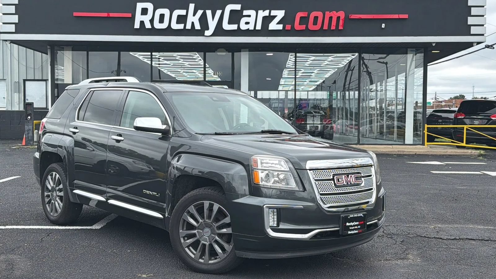 Used 2017 GMC Terrain Denali AWD/4WD image 1
