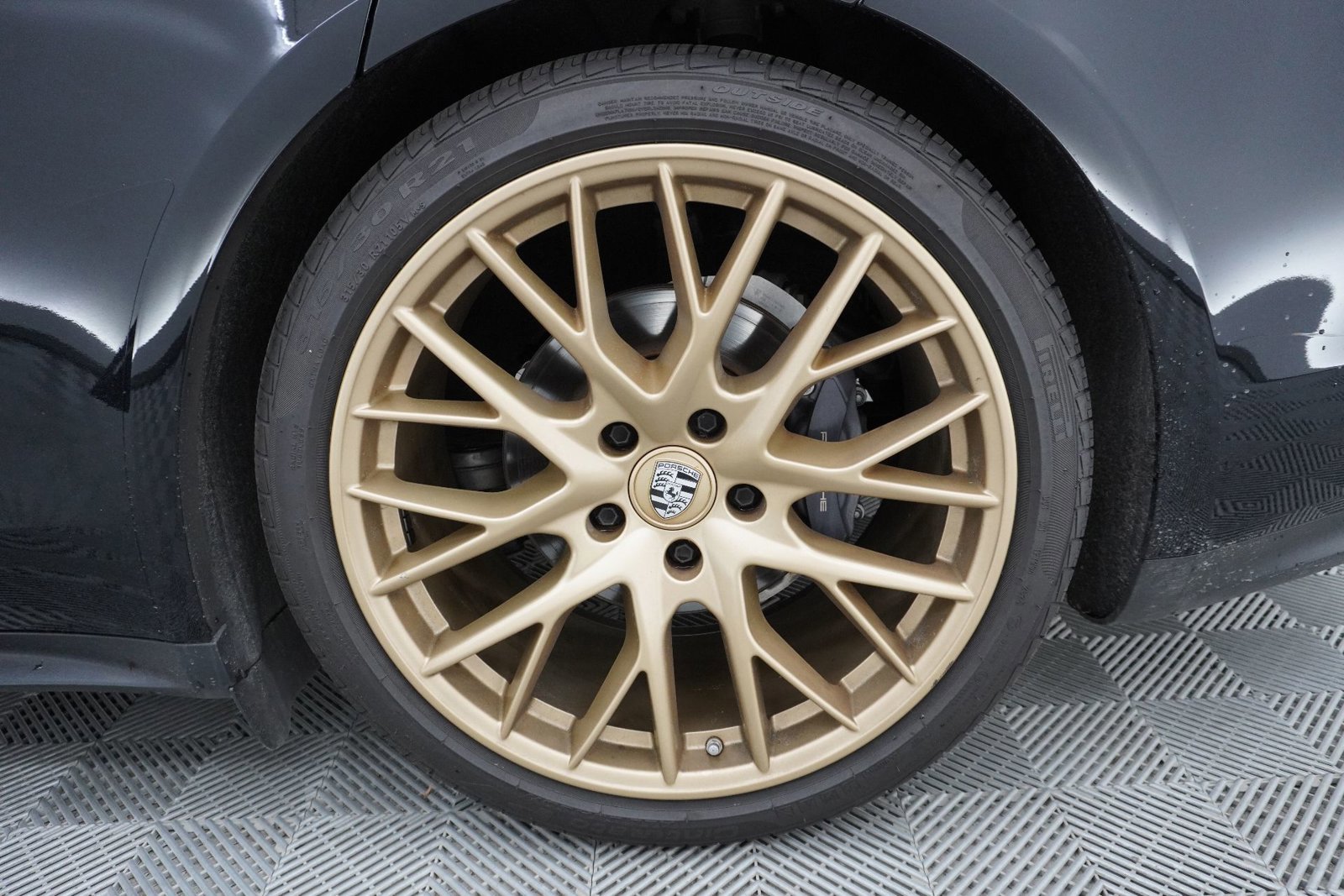 Used 2023 Porsche Panamera Platinum Edition image 13