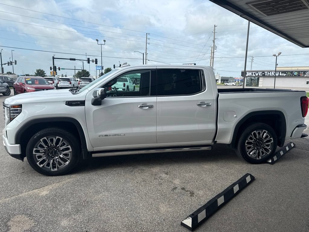 Used 2024 GMC Sierra 1500 Denali Ultimate AWD/4WD image 3
