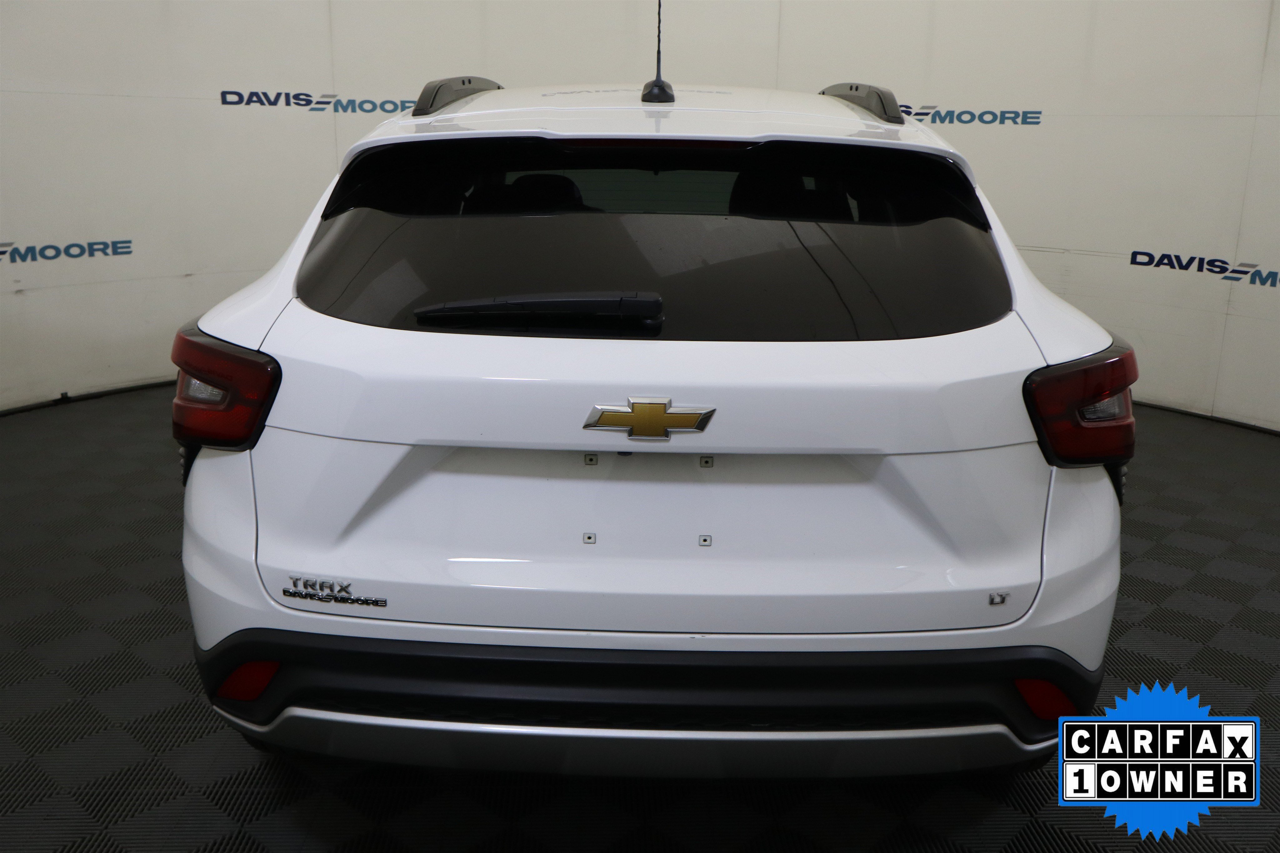 Used 2026 Chevrolet Trax LT FWD image 8