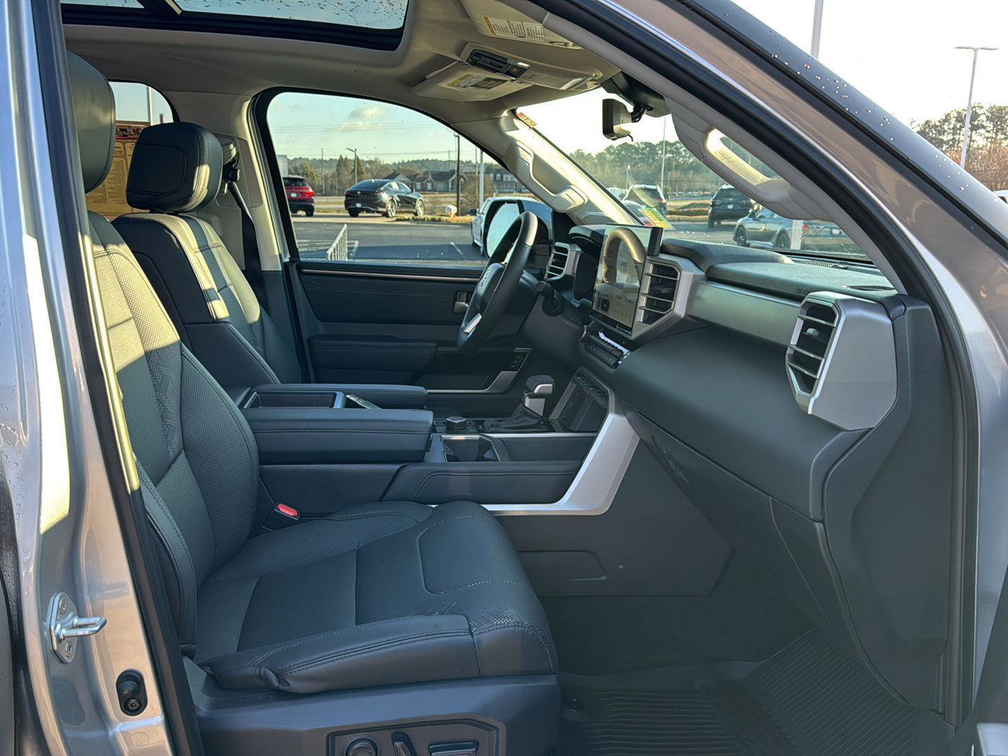 Used 2024 Toyota Tundra Limited image 10