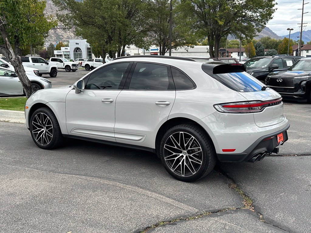 Used 2023 Porsche Macan AWD/4WD image 11