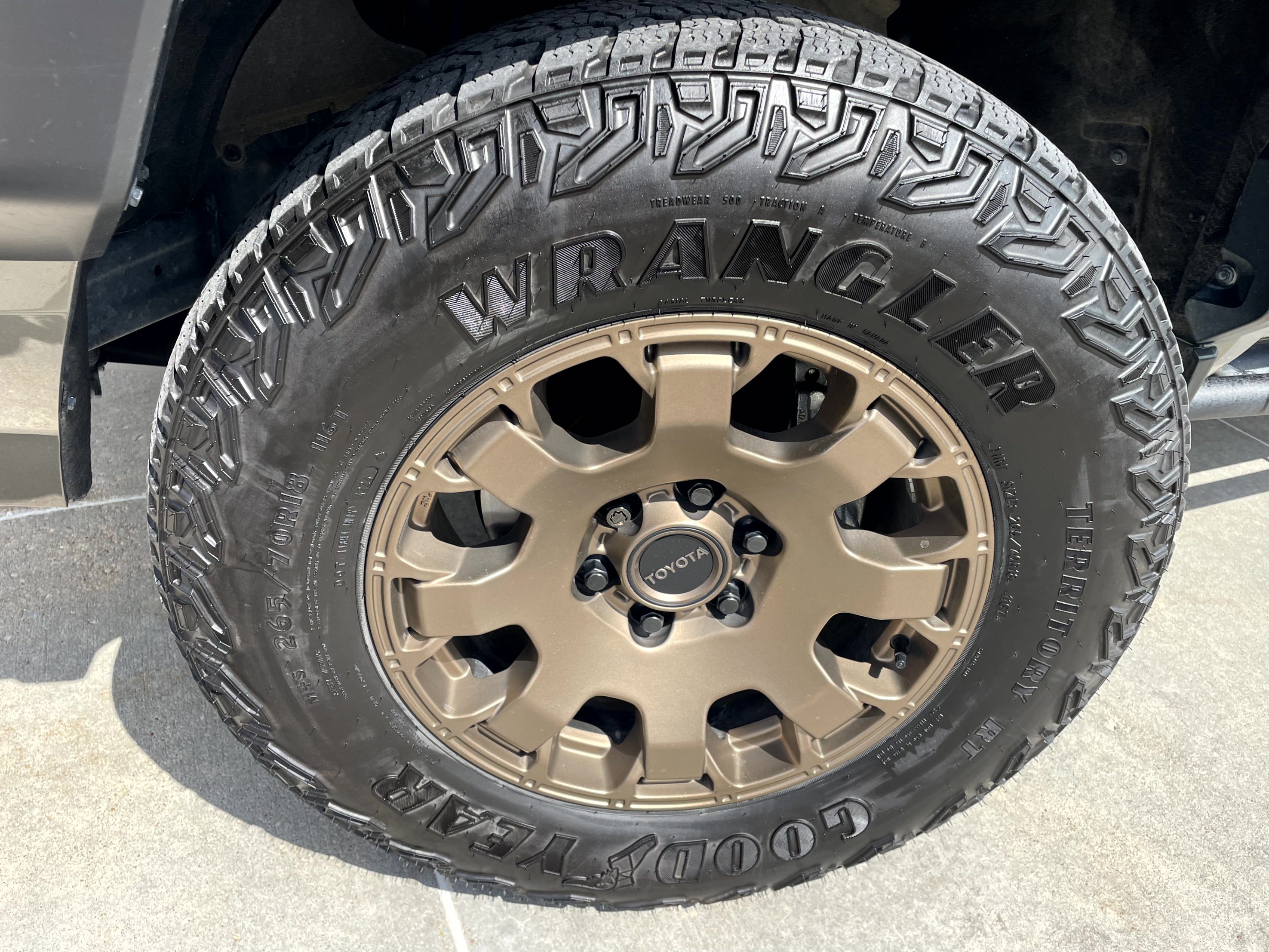 Used 2024 Toyota Tacoma 4x4 Double Cab Hybrid image 6