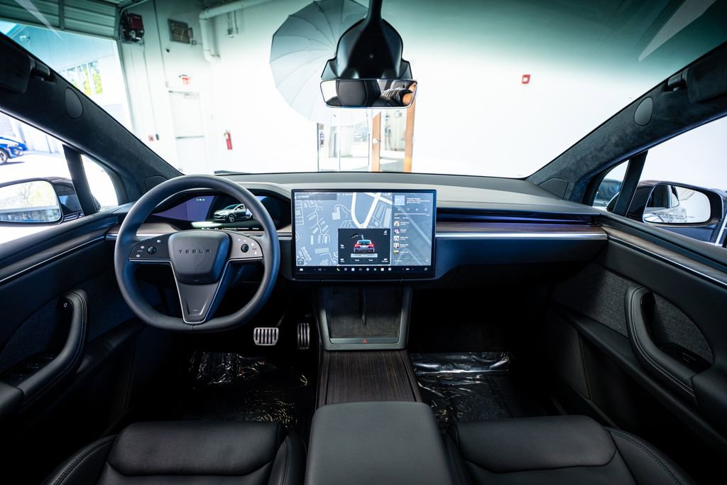 Used 2024 Tesla Model X image 54