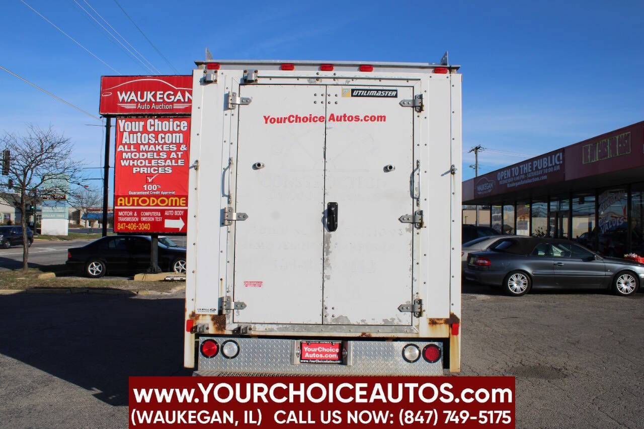 Used 2012 Ford E-350 and Econoline 350 Super Duty w/ Interior Upgrade Pkg RWD image 6