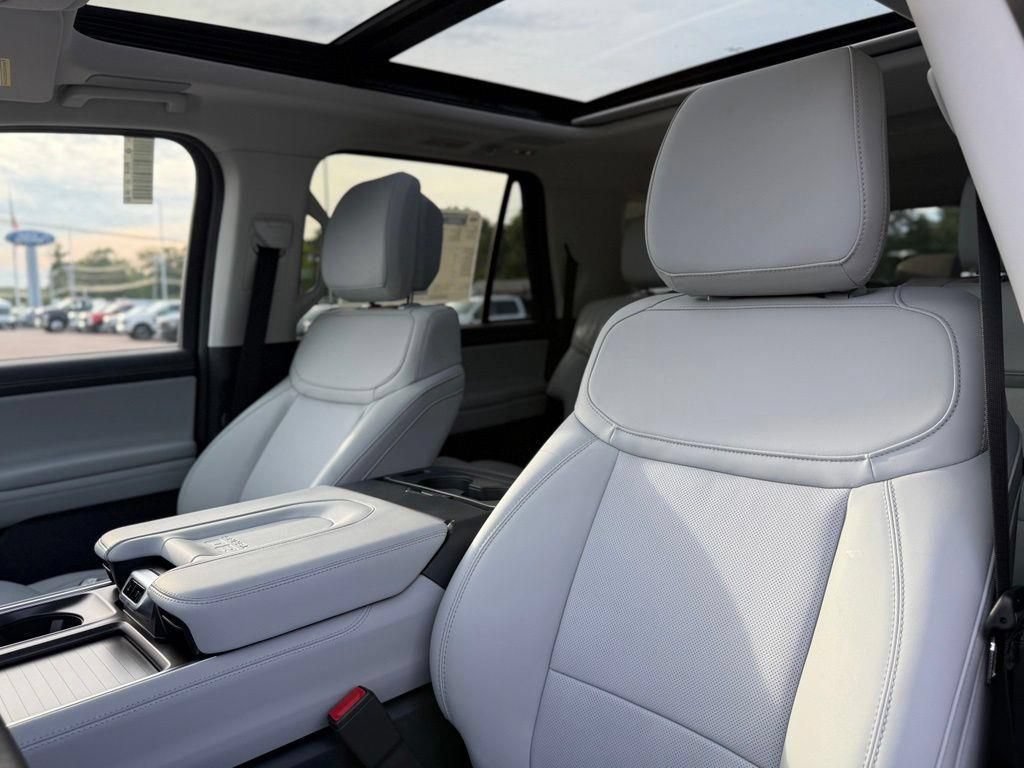 New 2027 Ford Expedition Max Platinum AWD/4WD image 17