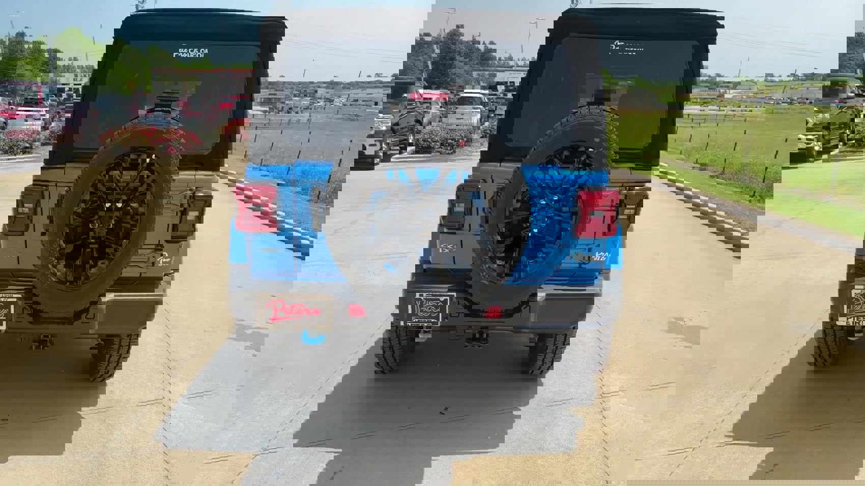 New 2023 Jeep Wrangler Sahara w/ Cold Weather Group image 7