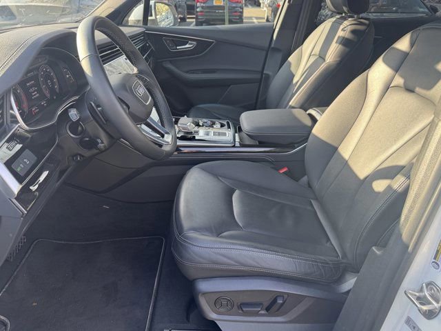 Certified 2025 Audi Q7 2.0T Premium AWD/4WD image 25
