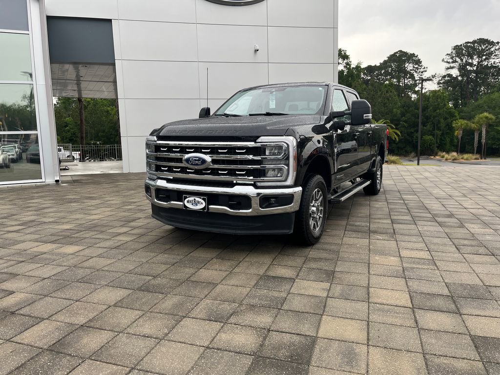Used 2024 Ford F250 Lariat AWD/4WD image 2