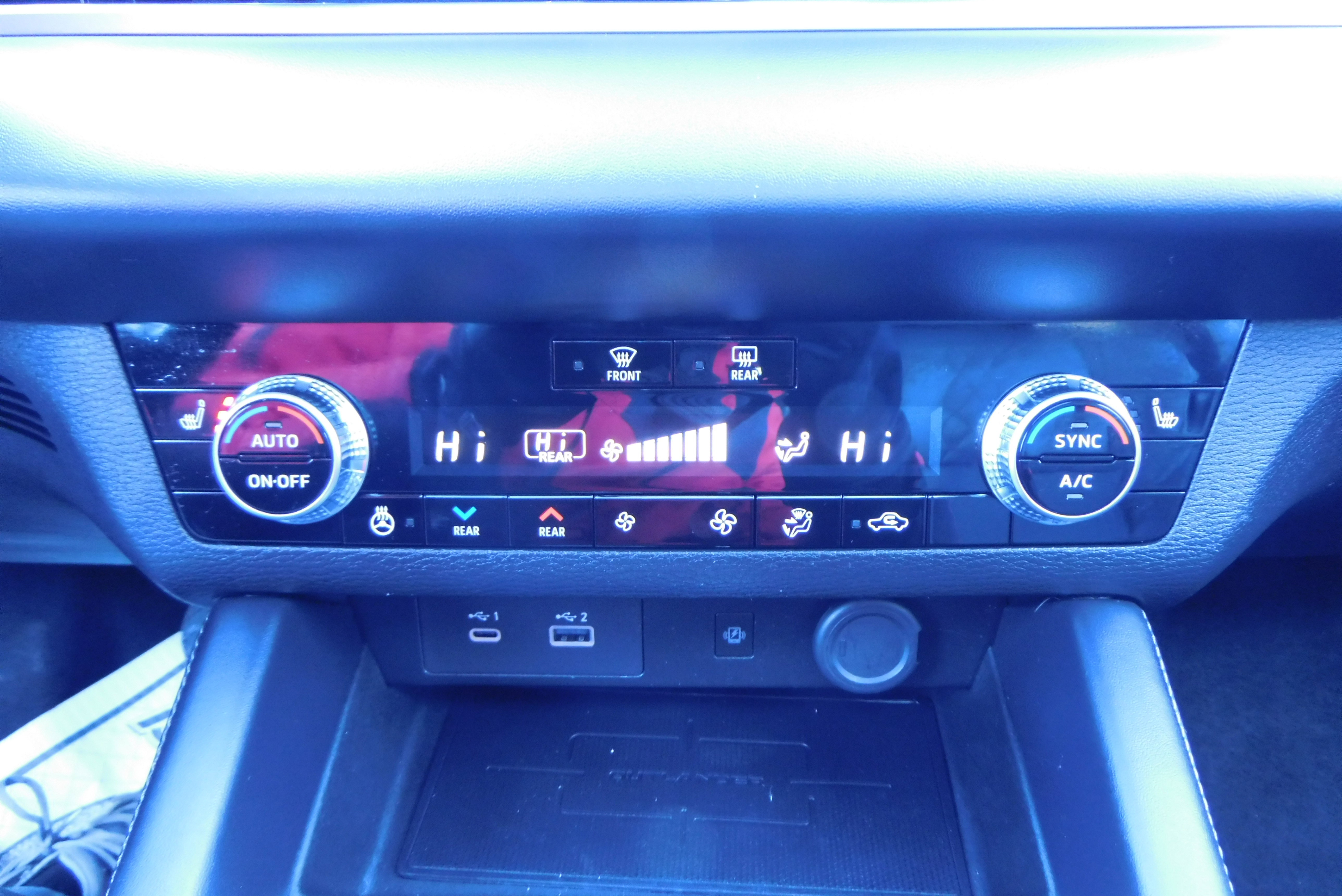 Used 2024 Mitsubishi Outlander SEL image 23