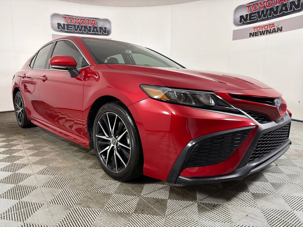 Used 2022 Toyota Camry SE w/ Audio Upgrade Package FWD image 1