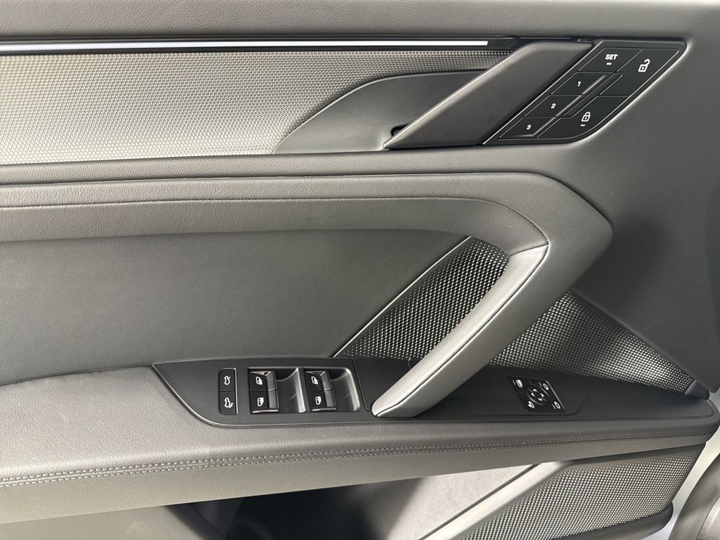 New 2026 Porsche Cayenne Electric AWD/4WD image 34