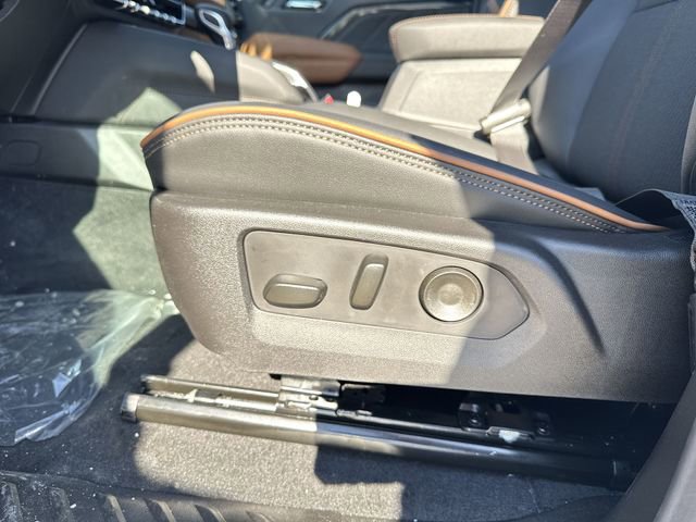 New 2026 GMC Canyon AT4 AWD/4WD image 12