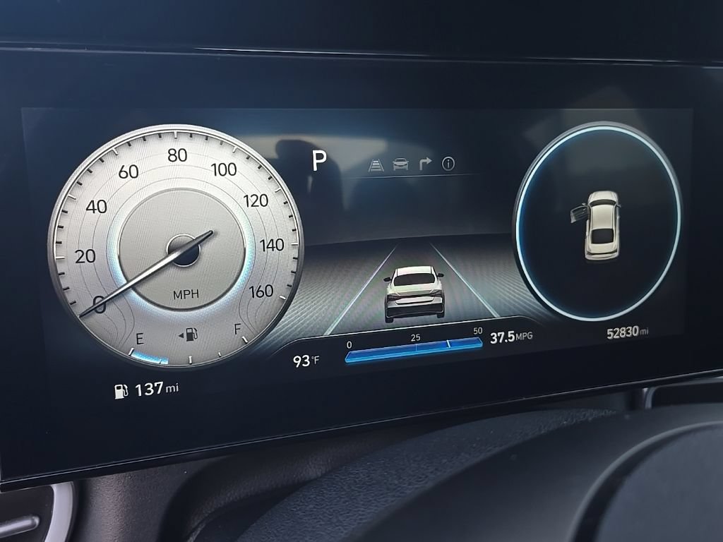 Used 2025 Hyundai Elantra Limited FWD image 15