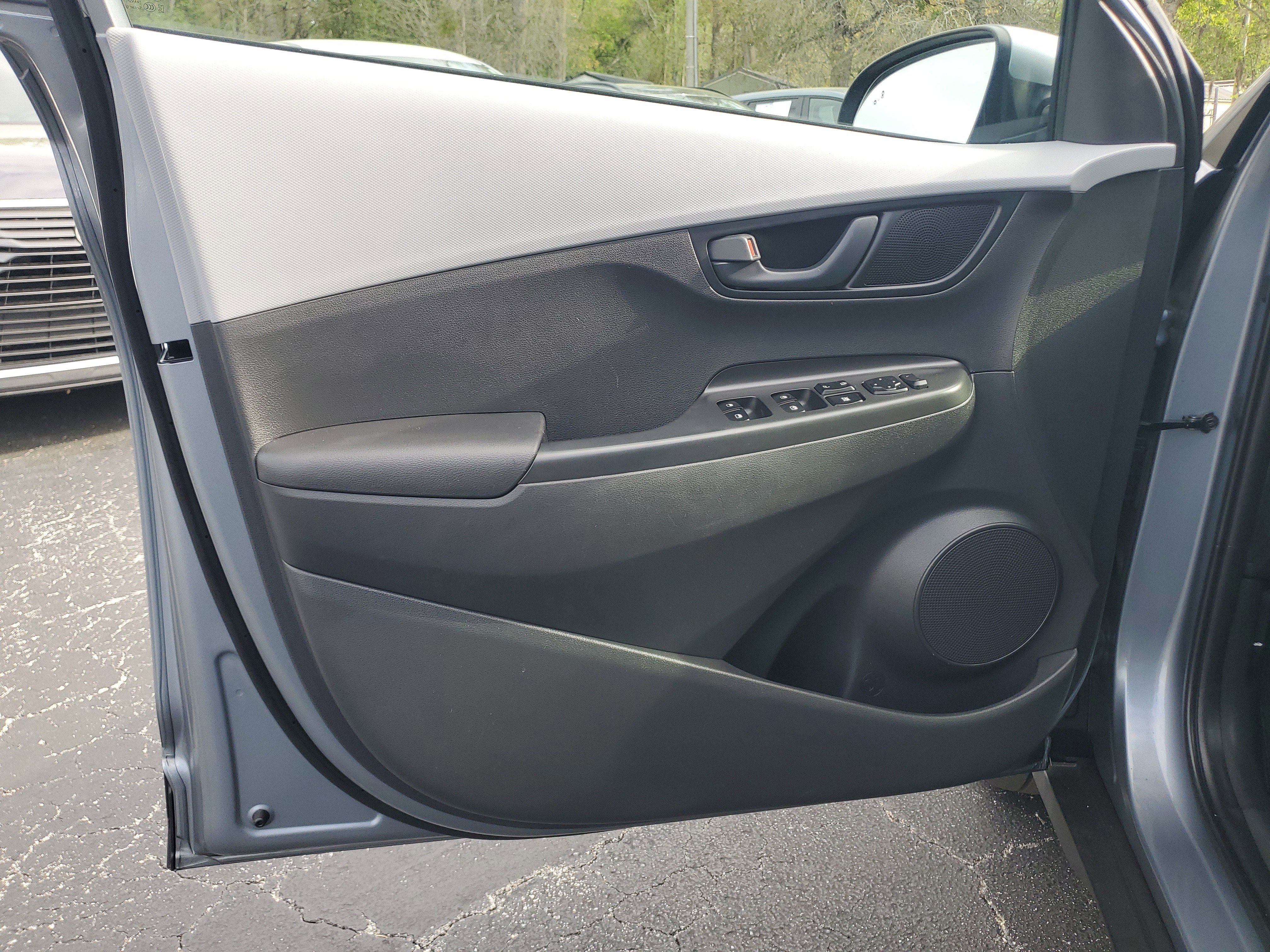 Used 2021 Hyundai Kona SEL image 16