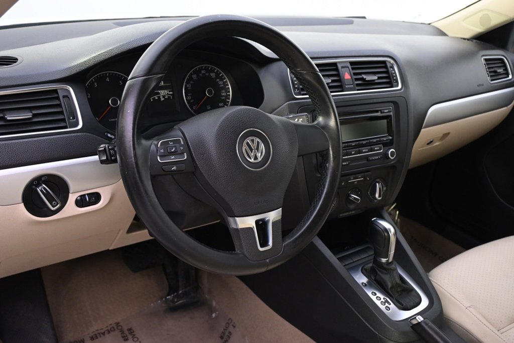 Used 2013 Volkswagen Jetta SE image 9