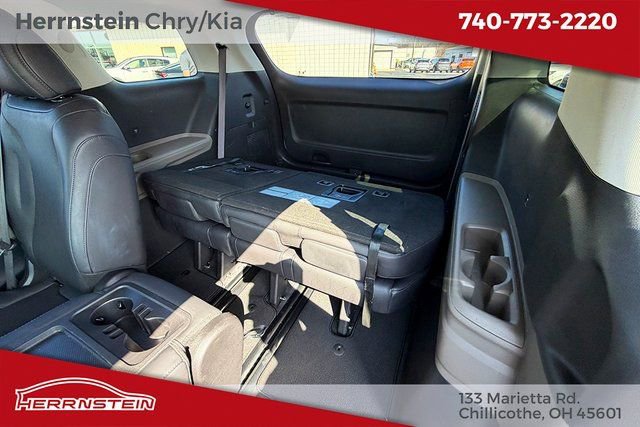 Used 2025 Kia Carnival image 21