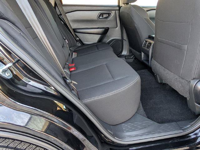 Used 2024 Nissan Rogue S AWD/4WD image 19