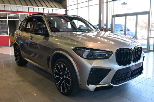 Used 2022 BMW X5 M w/ Competition Package 2 AWD/4WD image 3