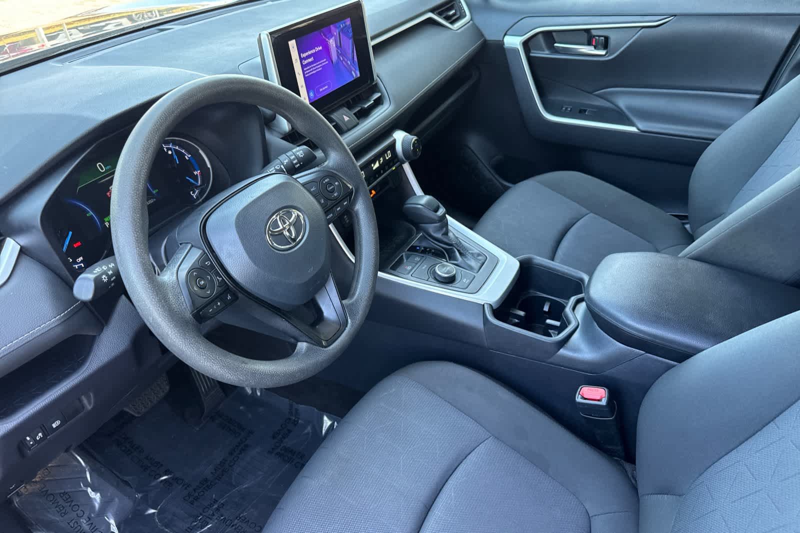 Used 2025 Toyota RAV4 XLE AWD/4WD image 11