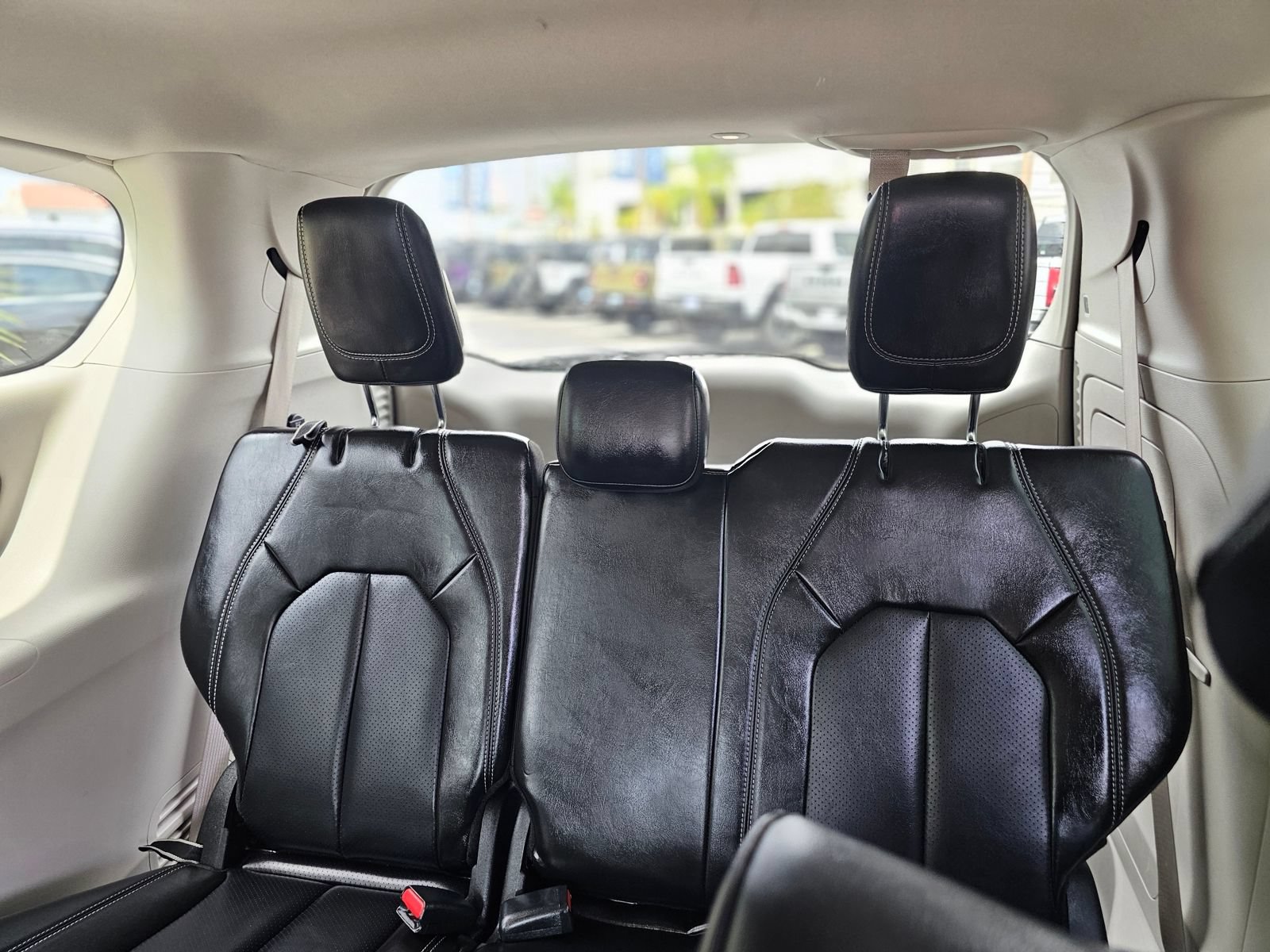Used 2024 Chrysler Pacifica Limited FWD image 27