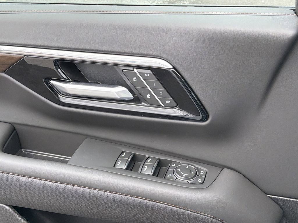 New 2026 Chevrolet Tahoe High Country AWD/4WD image 15