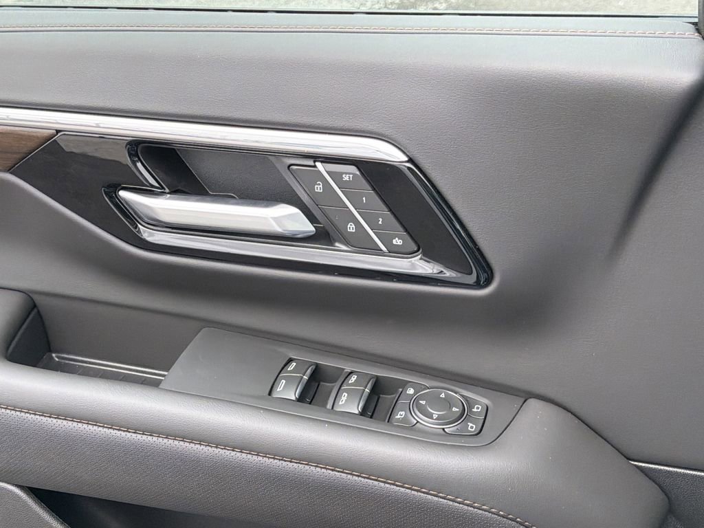 New 2026 Chevrolet Tahoe High Country AWD/4WD image 15