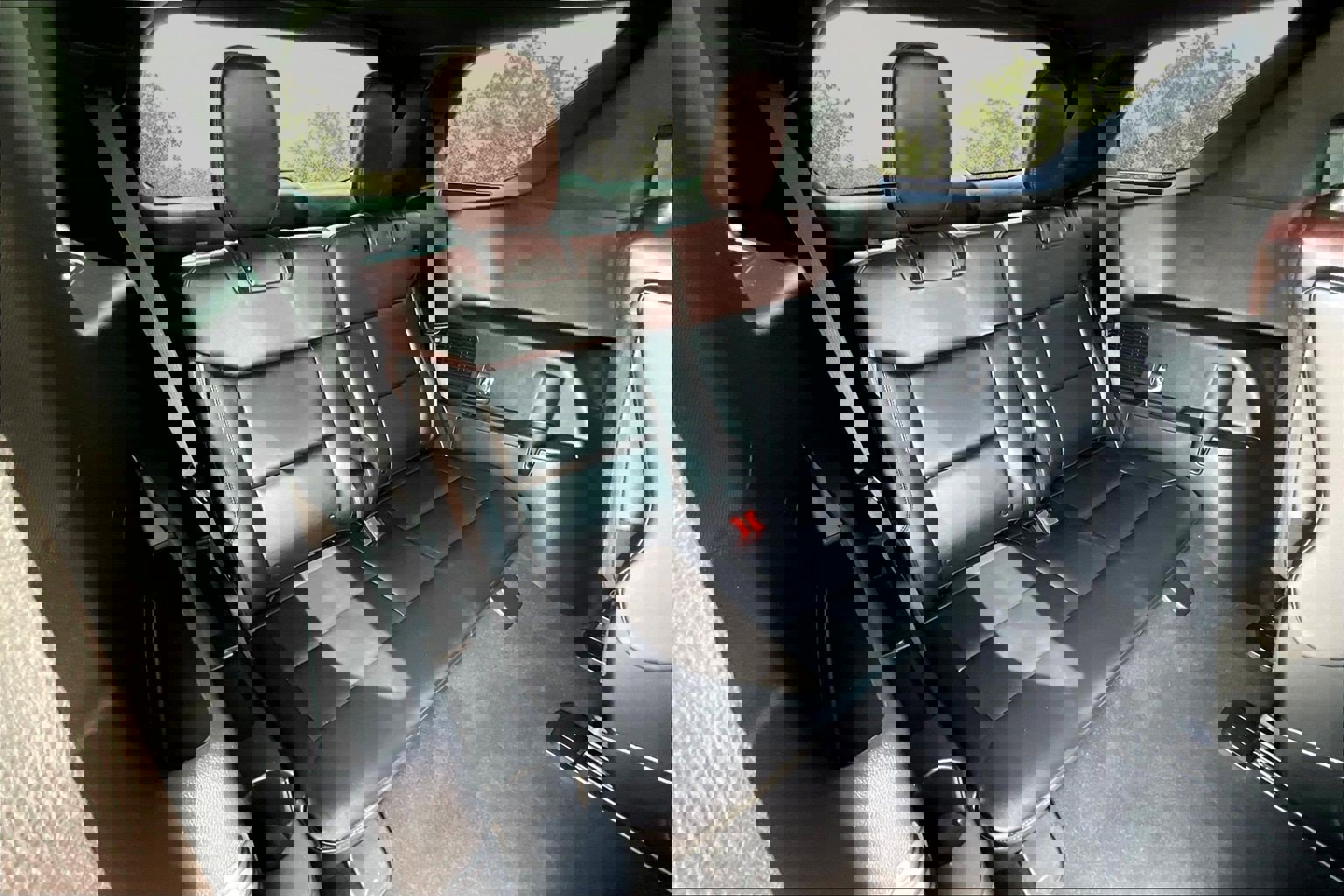 Used 2024 Ford Explorer Platinum w/ Technology Package image 28