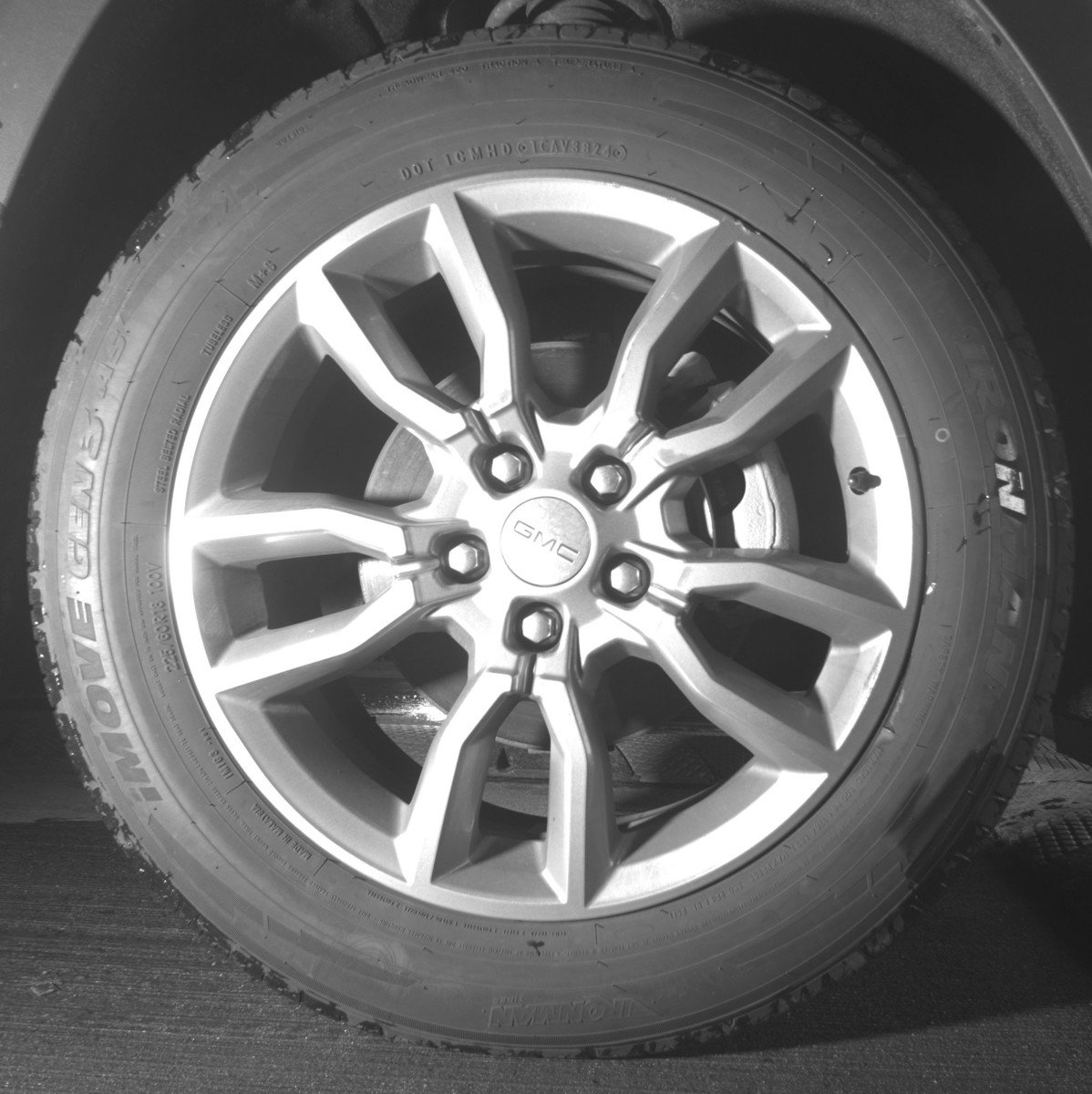 Used 2024 GMC Terrain SLT image 13