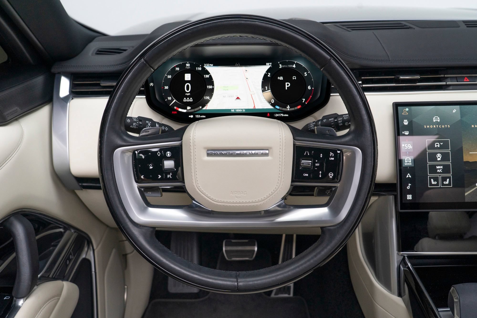 Used 2025 Land Rover Range Rover SE AWD/4WD image 20