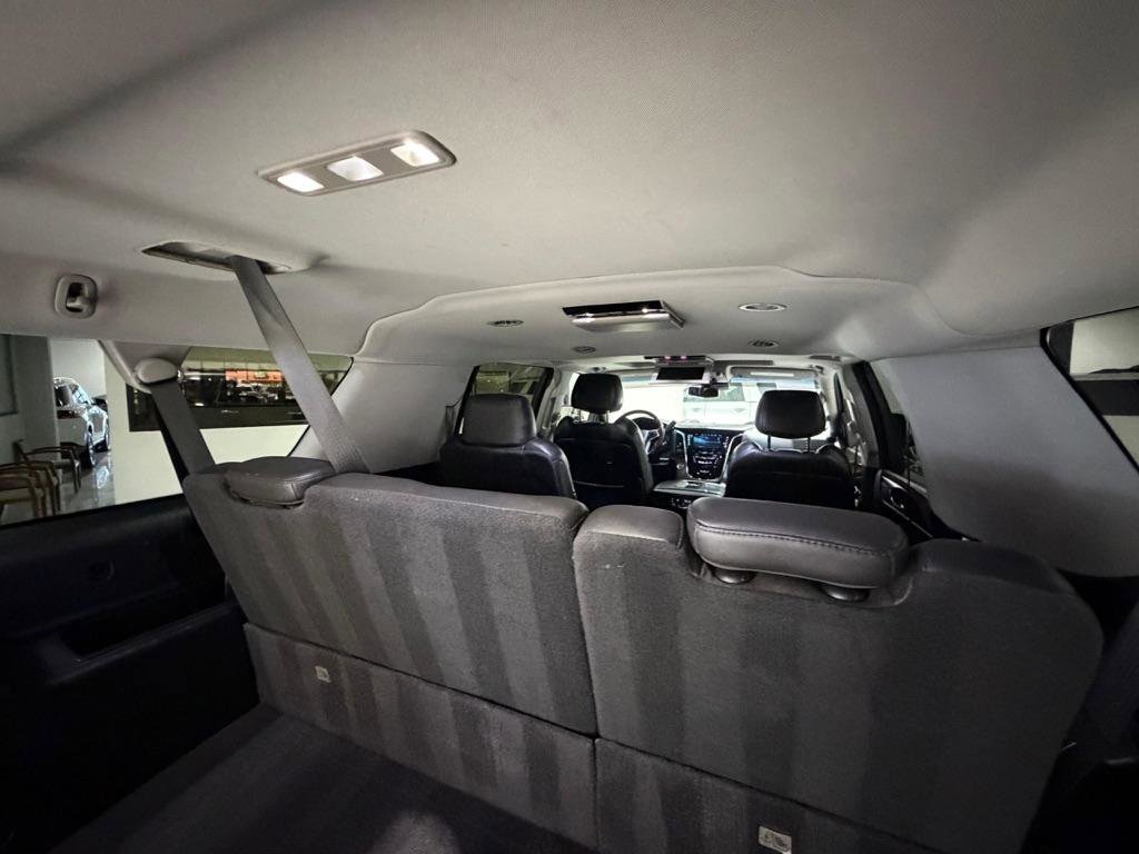Used 2018 Cadillac Escalade ESV Premium Luxury image 26