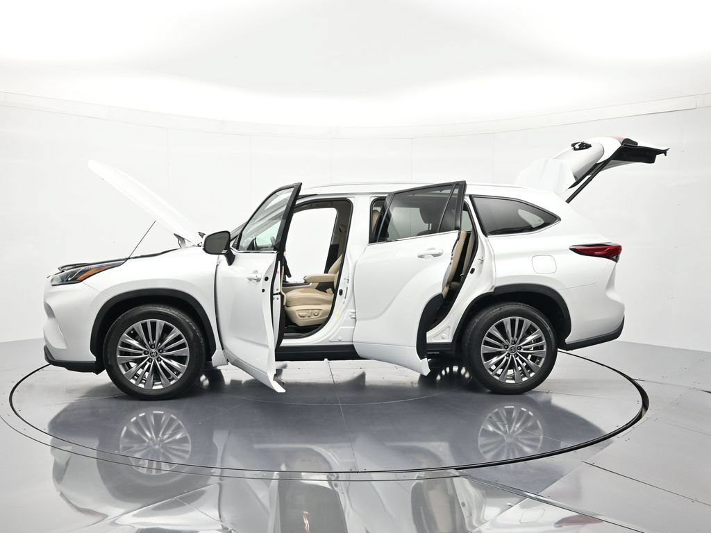 Used 2022 Toyota Highlander Platinum FWD image 49