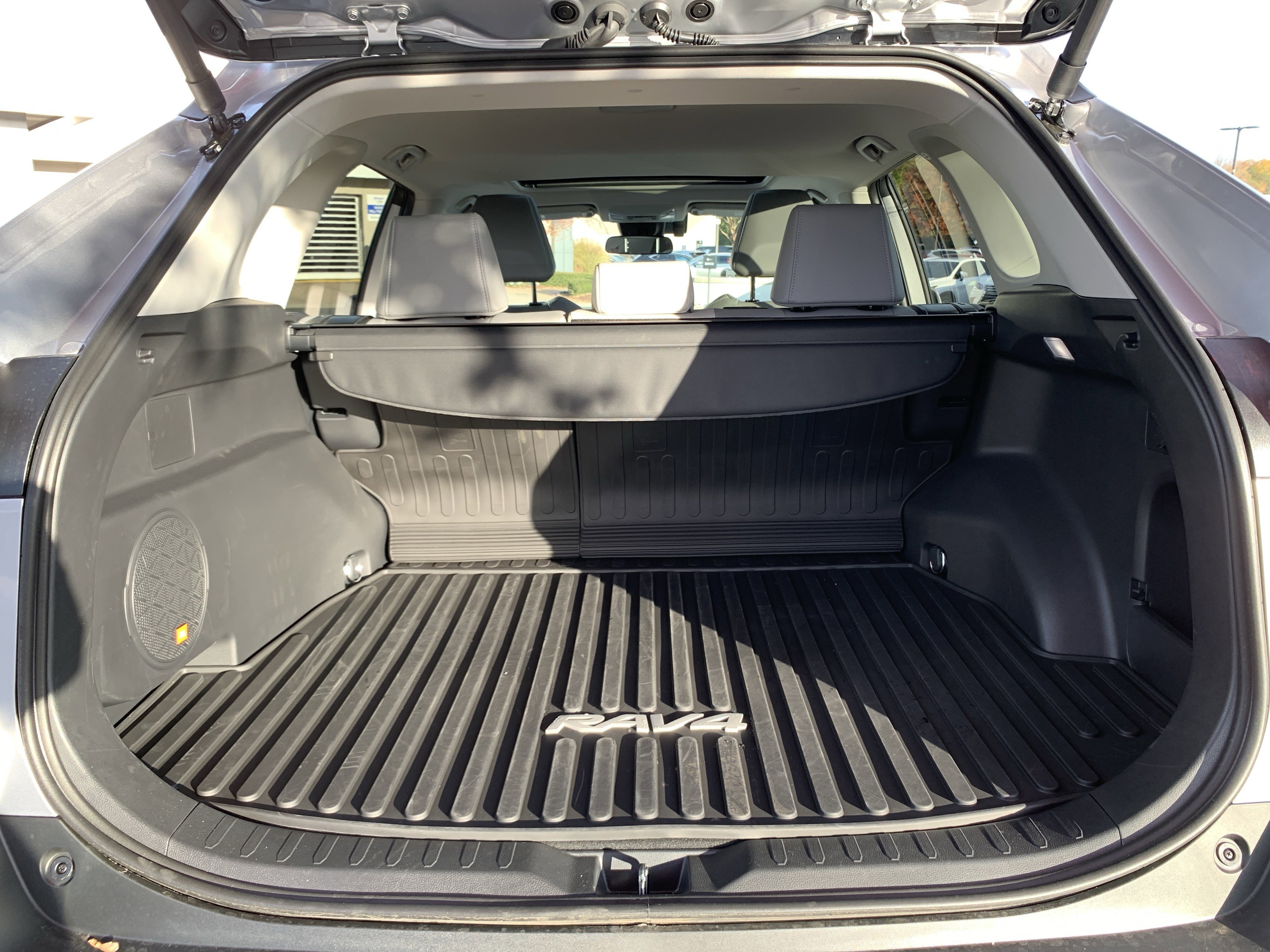 Used 2025 Toyota RAV4 XLE Premium image 34