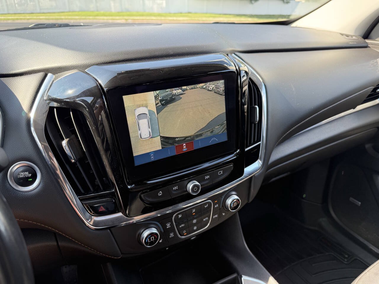 Used 2018 Chevrolet Traverse LT FWD image 22