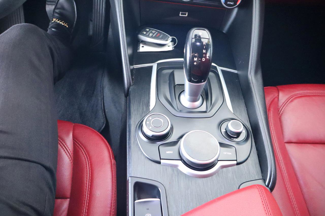 Used 2019 Alfa Romeo Giulia RWD image 18