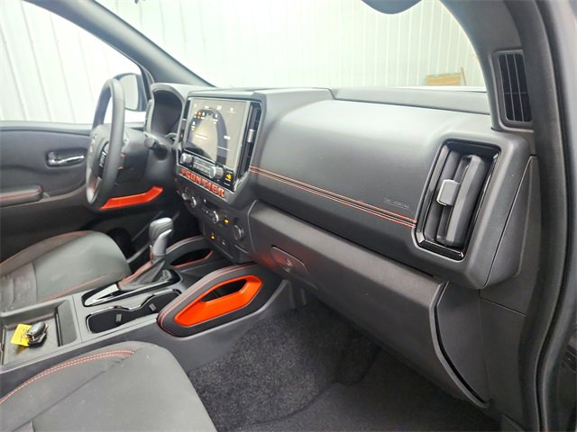 Used 2025 Nissan Frontier PRO-4X image 34