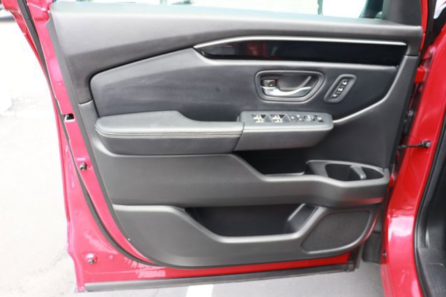 Used 2025 Honda Pilot EX-L image 9