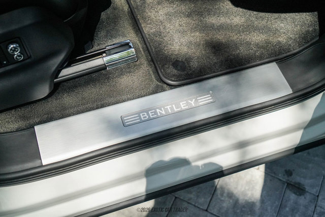 Used 2021 Bentley Bentayga AWD/4WD image 62