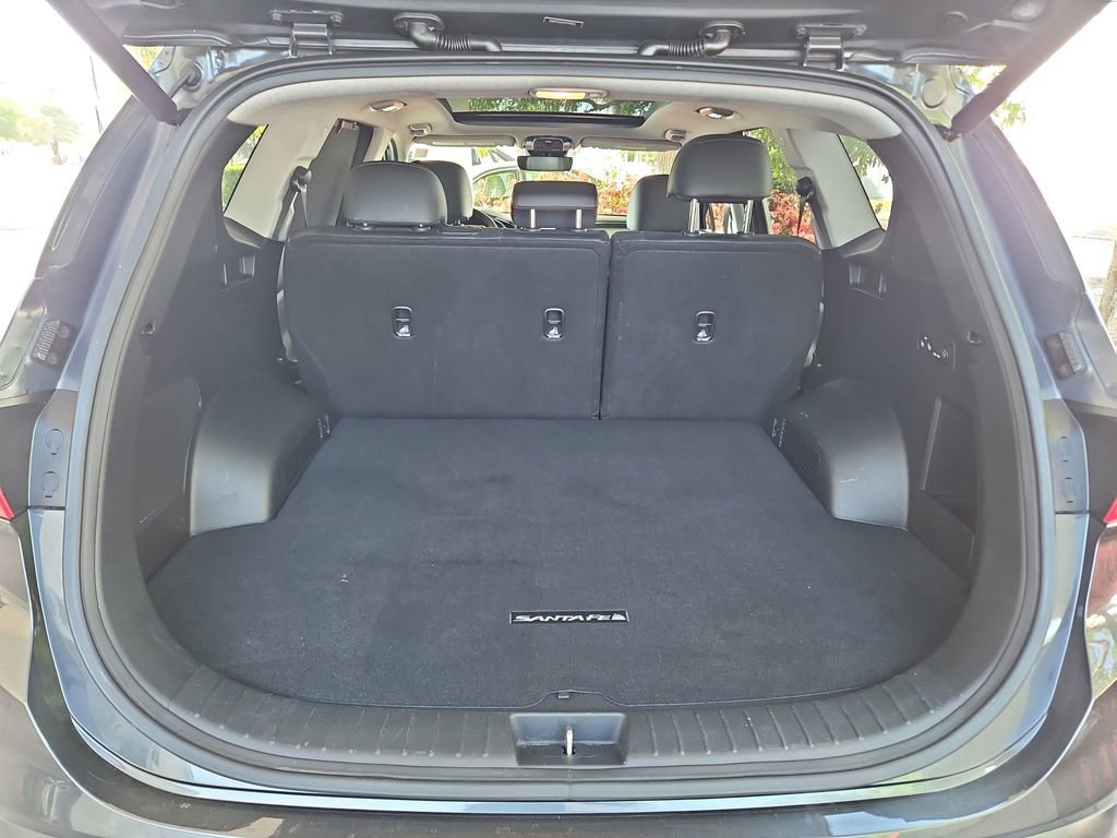 Used 2023 Hyundai Santa Fe Limited w/ Cargo Package image 34
