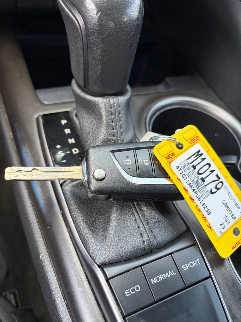Used 2023 Toyota Camry SE FWD image 12