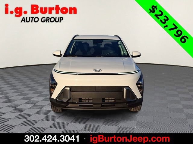 Used 2024 Hyundai Kona SEL w/ Convenience Package image 2
