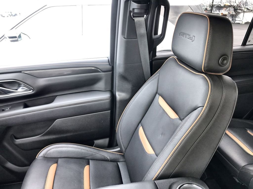 Used 2024 GMC Yukon AT4 w/ Technology Package AWD/4WD image 25