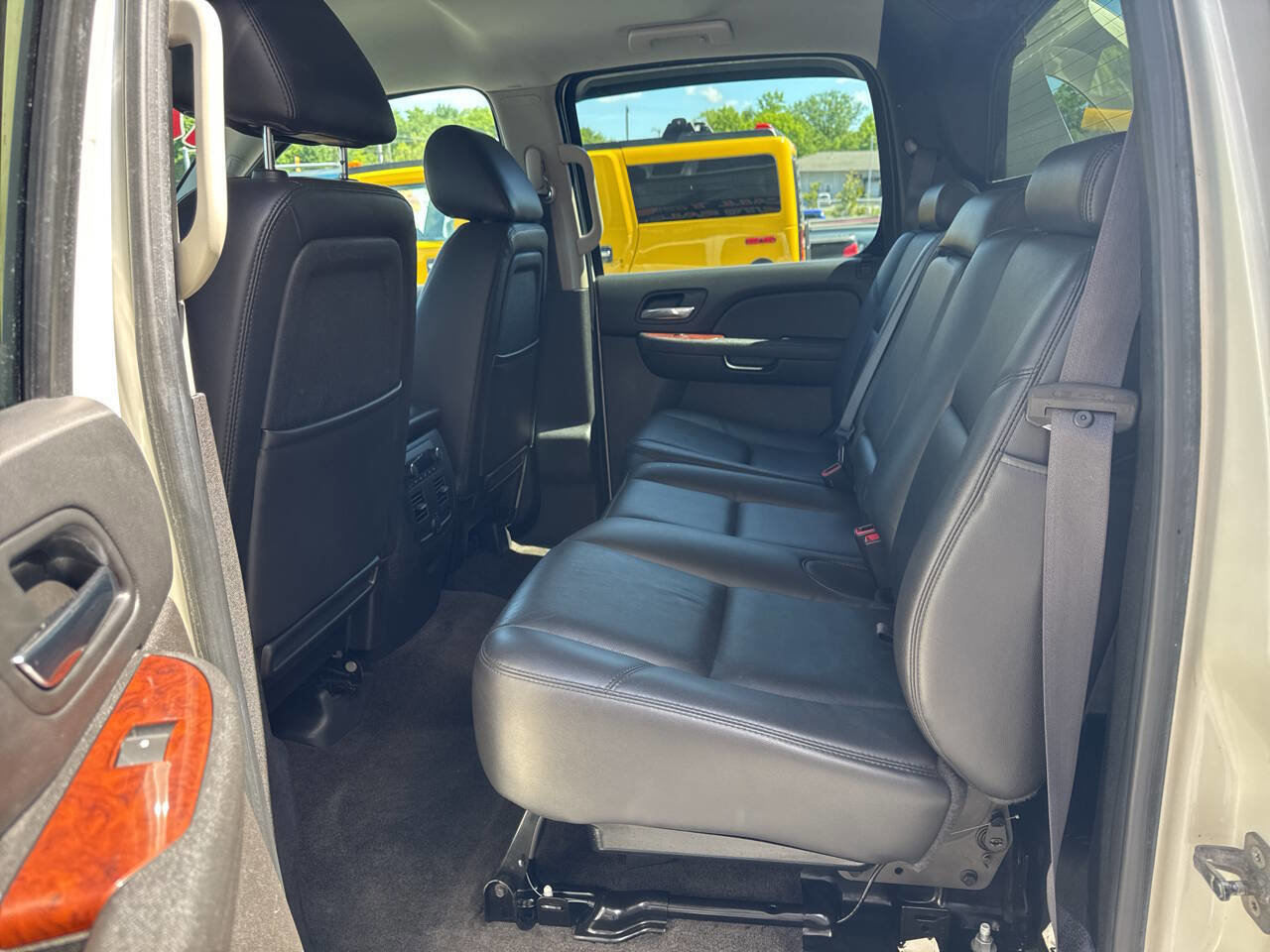 Used 2012 Chevrolet Avalanche LTZ AWD/4WD image 22