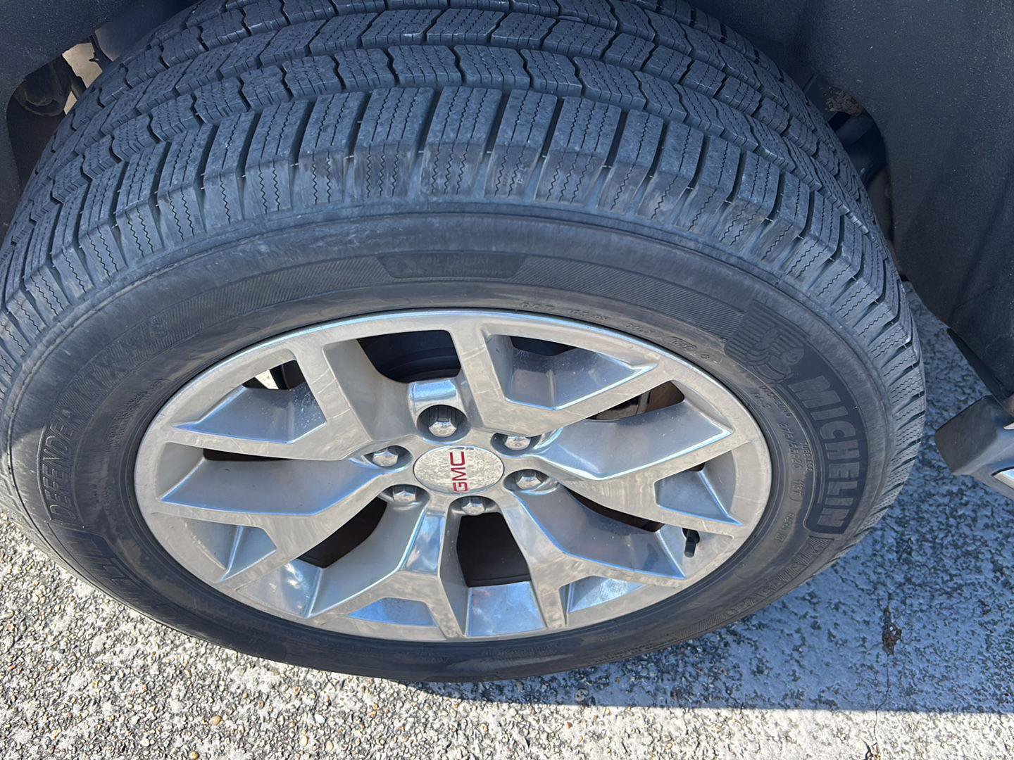 Used 2018 GMC Yukon SLT w/ HD Trailering Package image 10