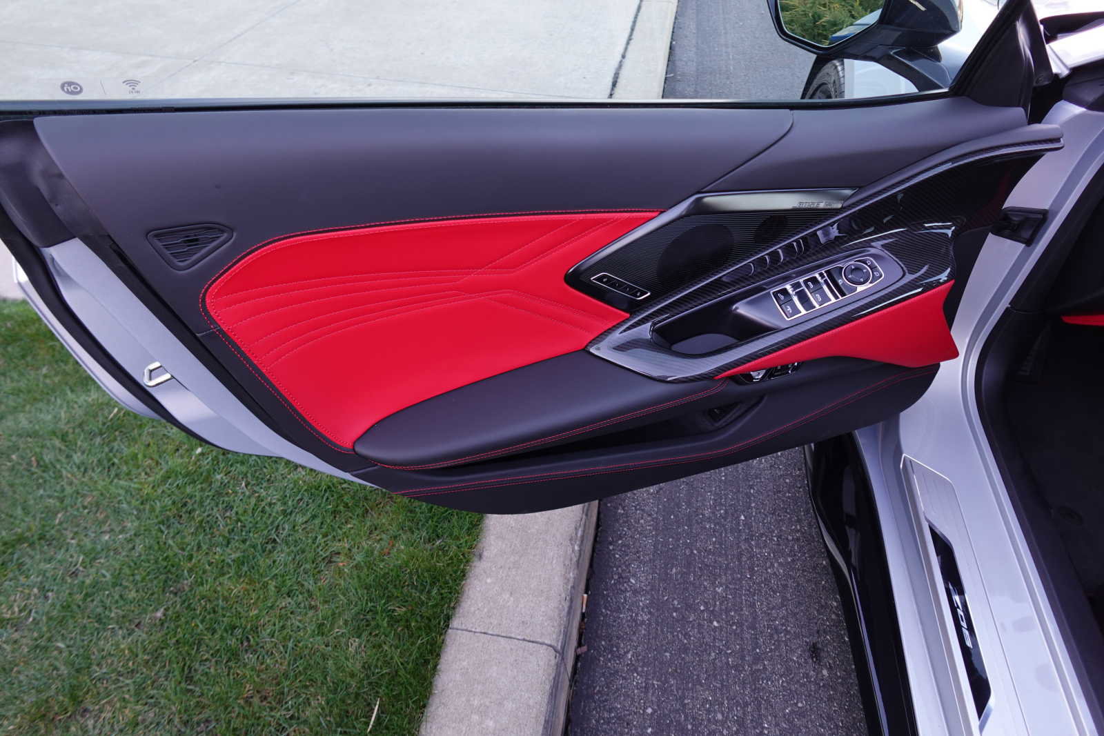 Used 2023 Chevrolet Corvette Z06 w/ Stealth Interior Trim Package image 21