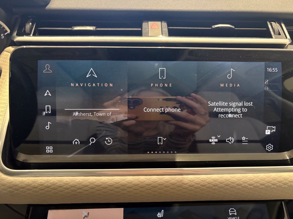 Used 2022 Land Rover Range Rover Velar S AWD/4WD image 34