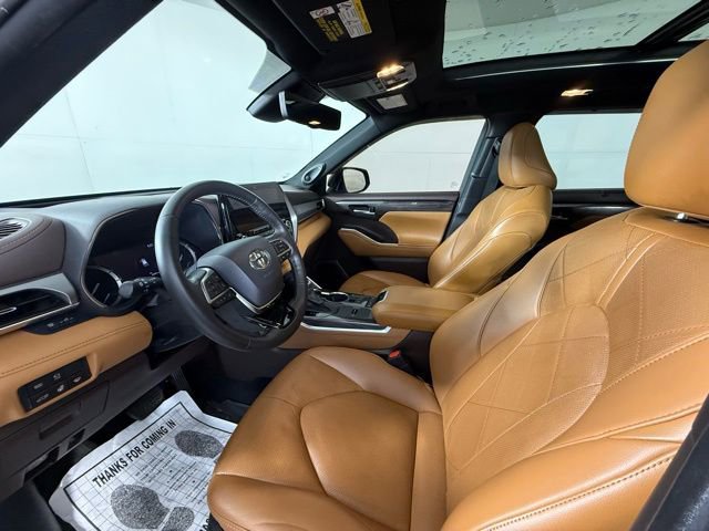 Used 2021 Toyota Highlander Platinum image 13