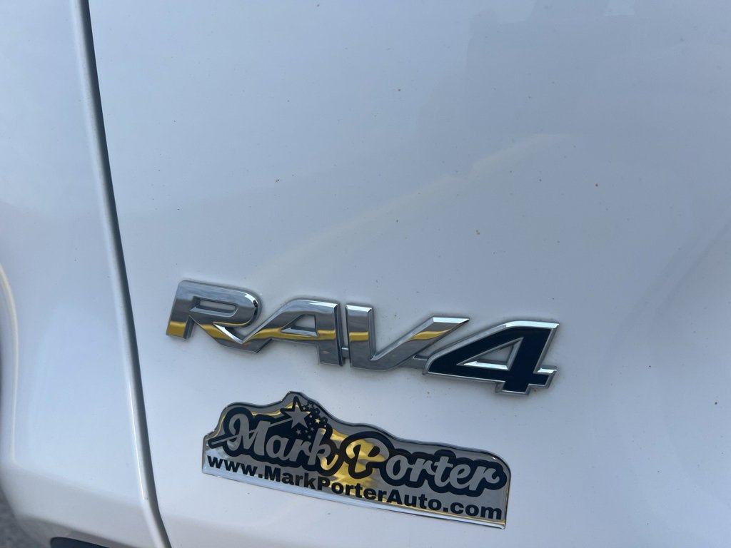 Used 2021 Toyota RAV4 XLE AWD/4WD image 12
